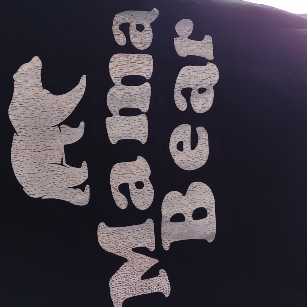 Black V-Neck Mama Bear Shirt XXL - Picture 4 of 4